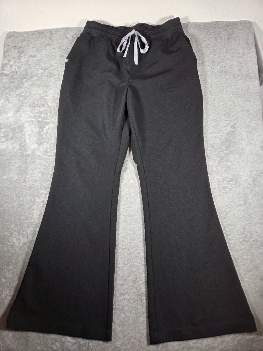 FIGS Black Flare Wide Leg Scrub Pants Women's Size M/P Medium Petite